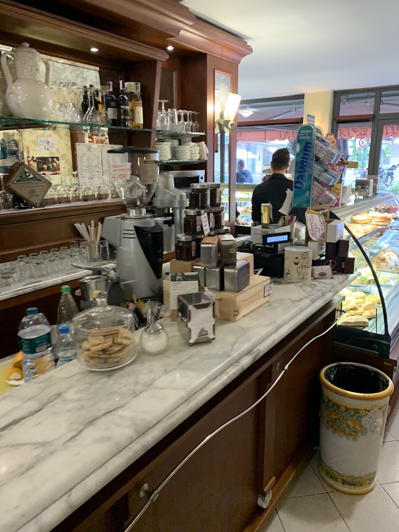 Pasticceria Mearini Snc Di Mearini V. E D. E C.