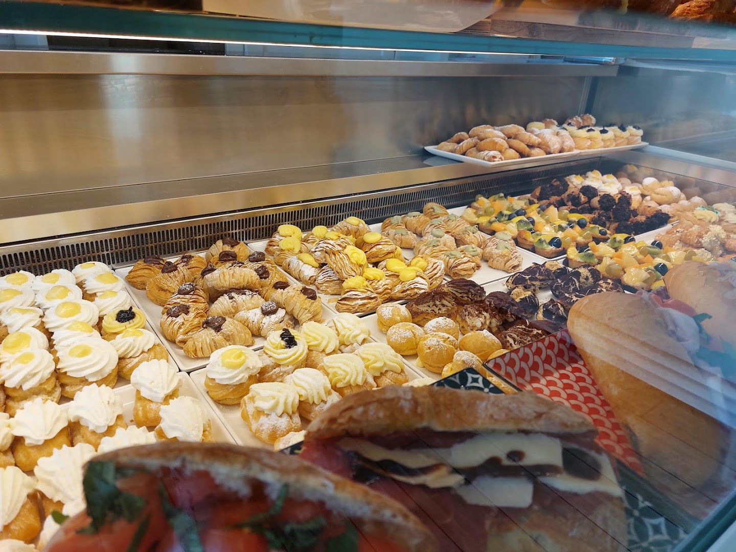 Pasticceria Pineta....Coffee & drink