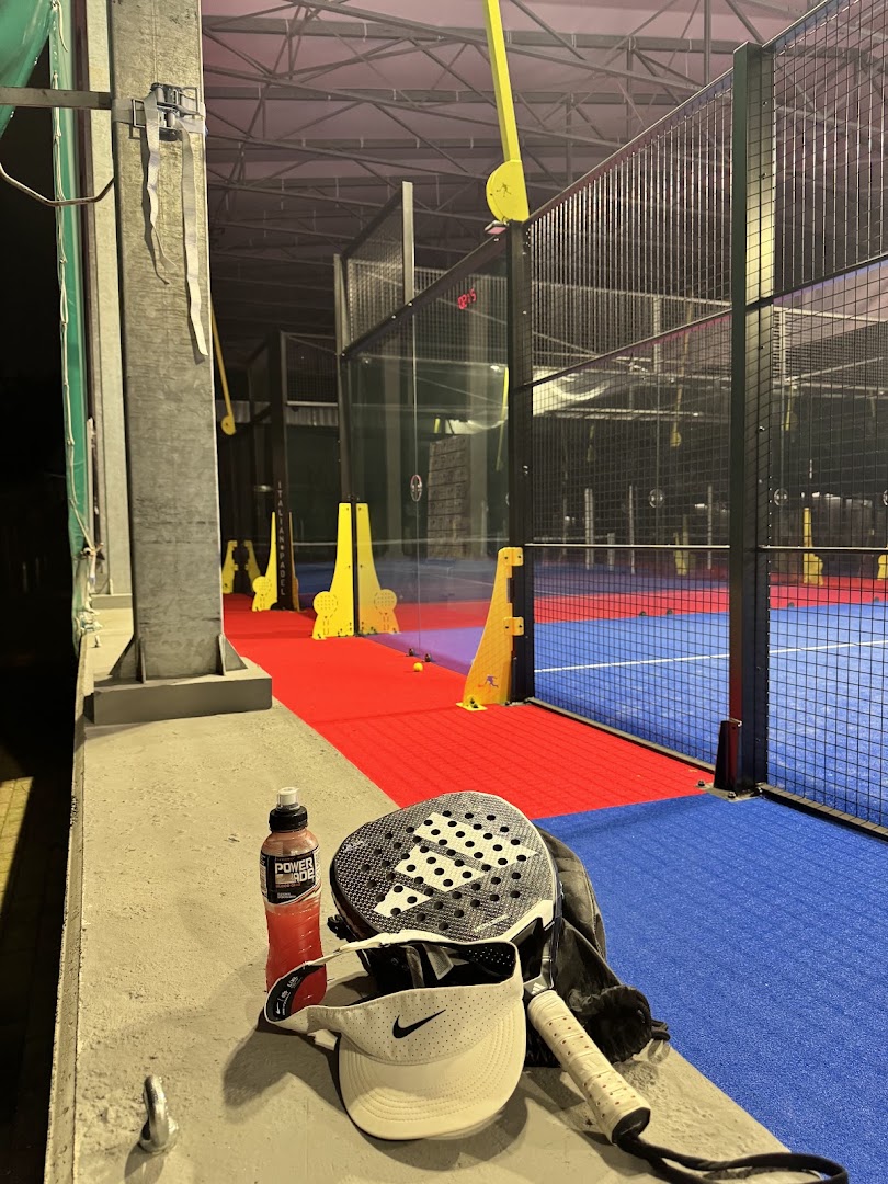 Patio central padel e tennis