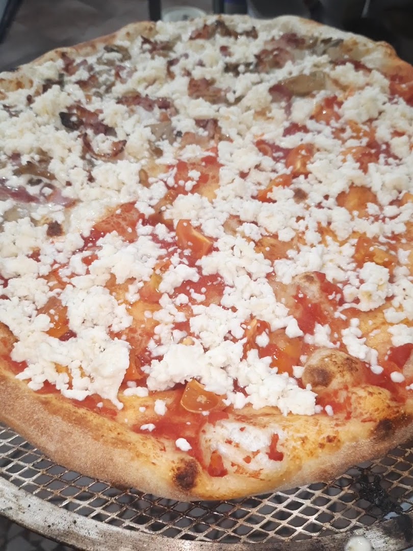 PECCATI DI GOLA "cornetti produzione propria e pizza in teglia