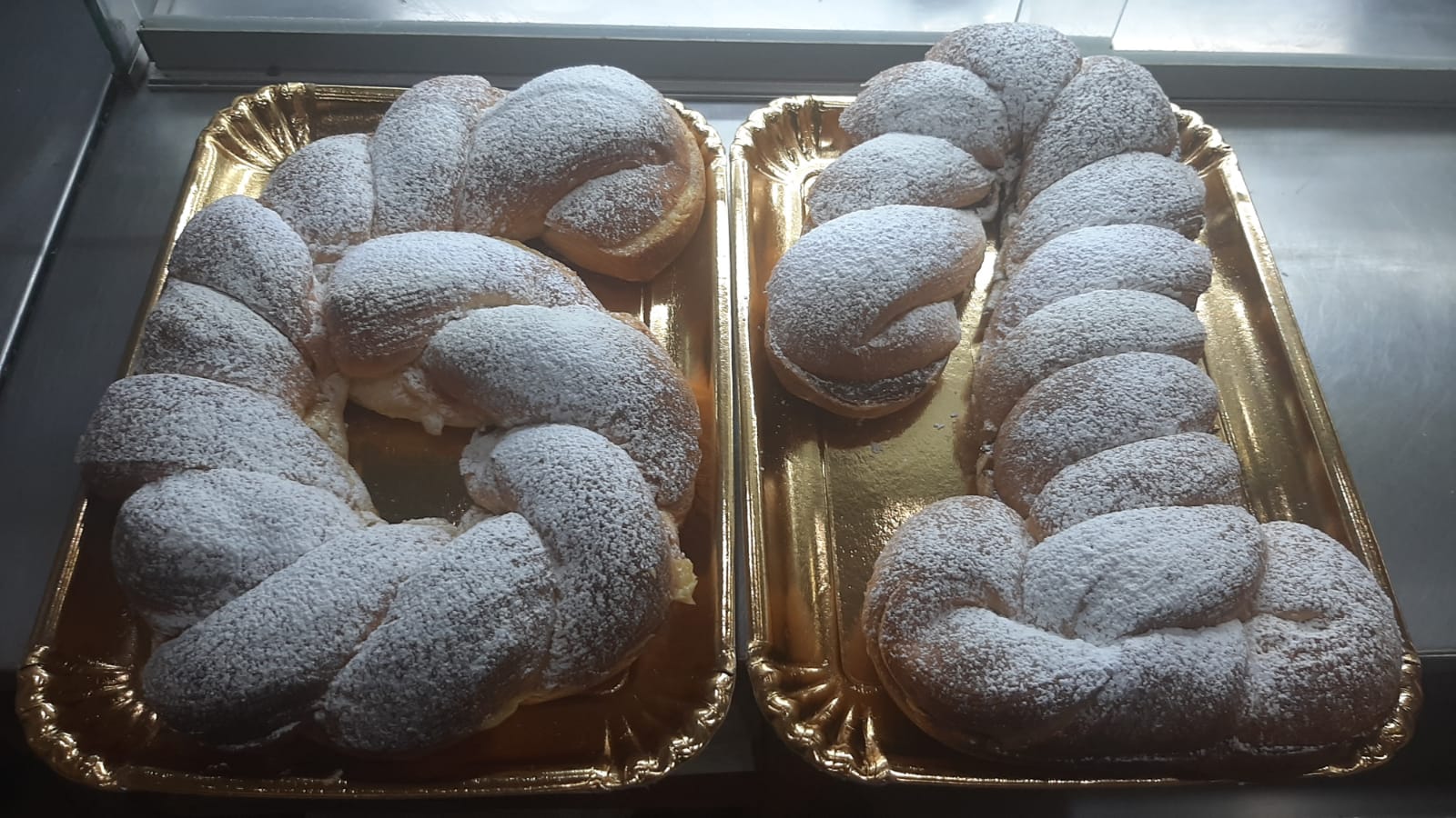 PECCATI DI GOLA "cornetti produzione propria e pizza in teglia