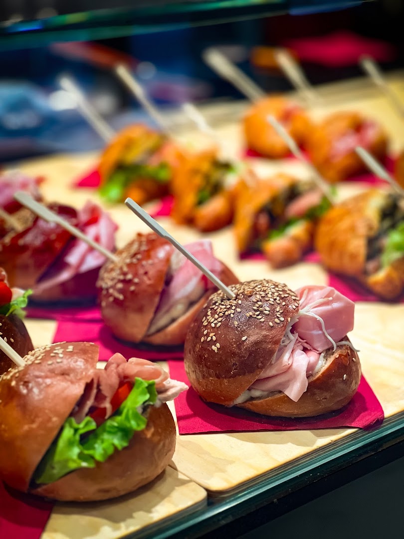 Pekarna Slaščičarna COTIČ Panificio Pasticceria