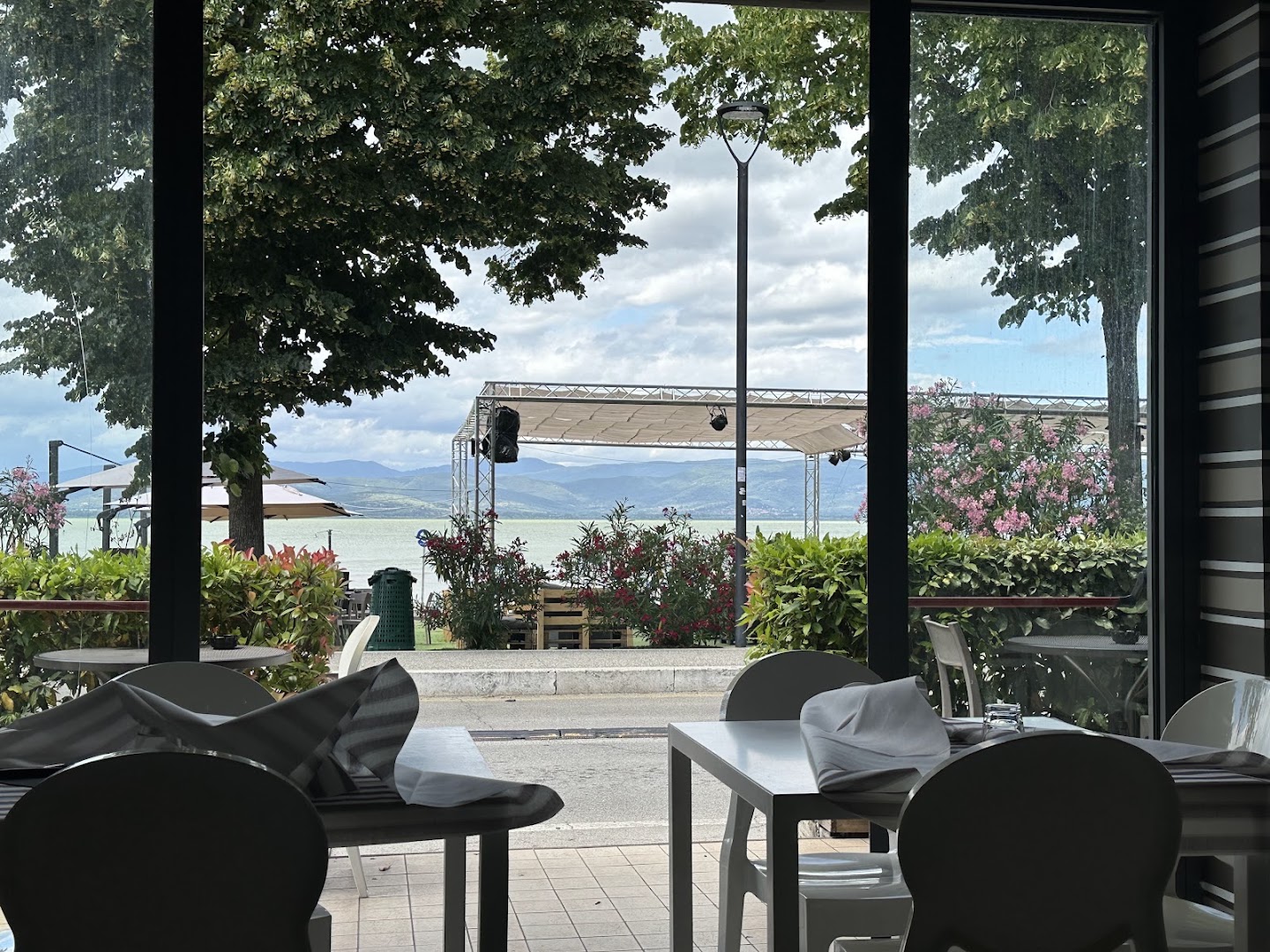 Peperosa Resataurant Lounge Bar