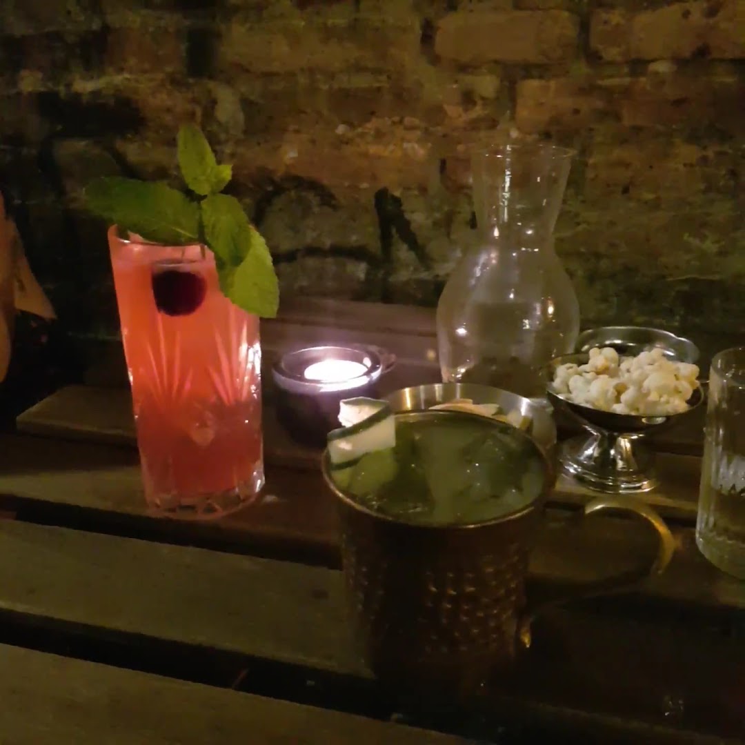 Pepi Vintage Room ( bar Axelle et Mav )
