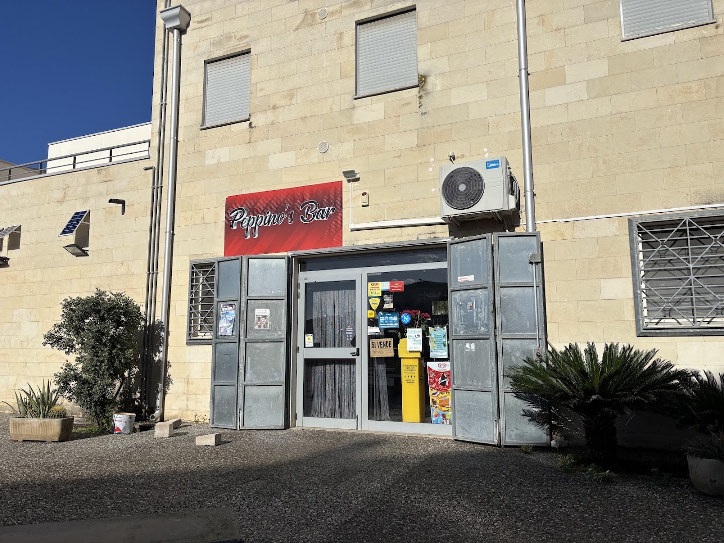 Peppino's bar