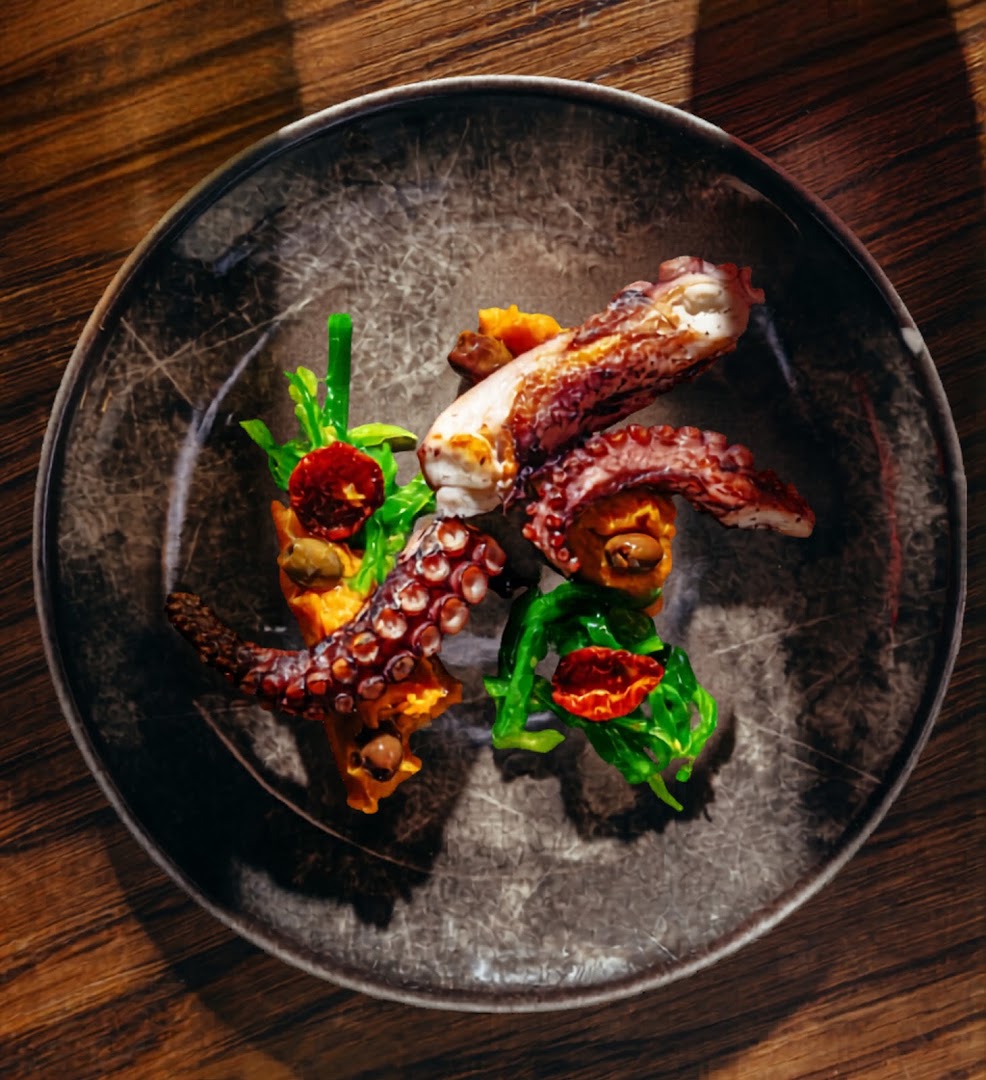 Pequeño | Atypical Tapas Bar