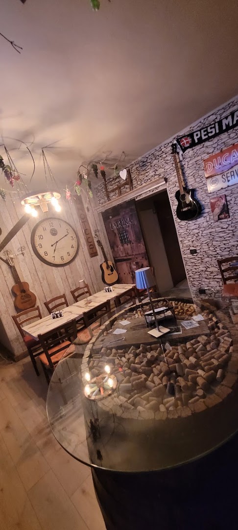 Perry's Wine Pub