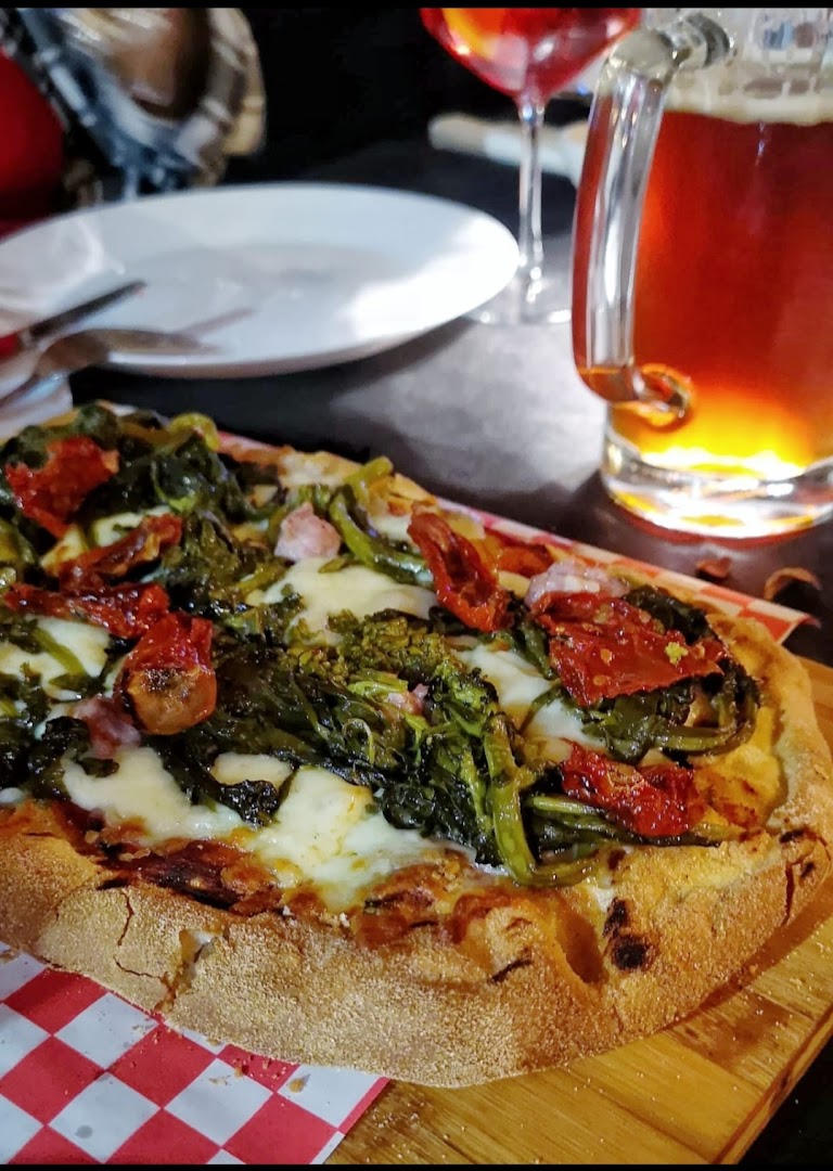 Pertini's Pub Food & Drink