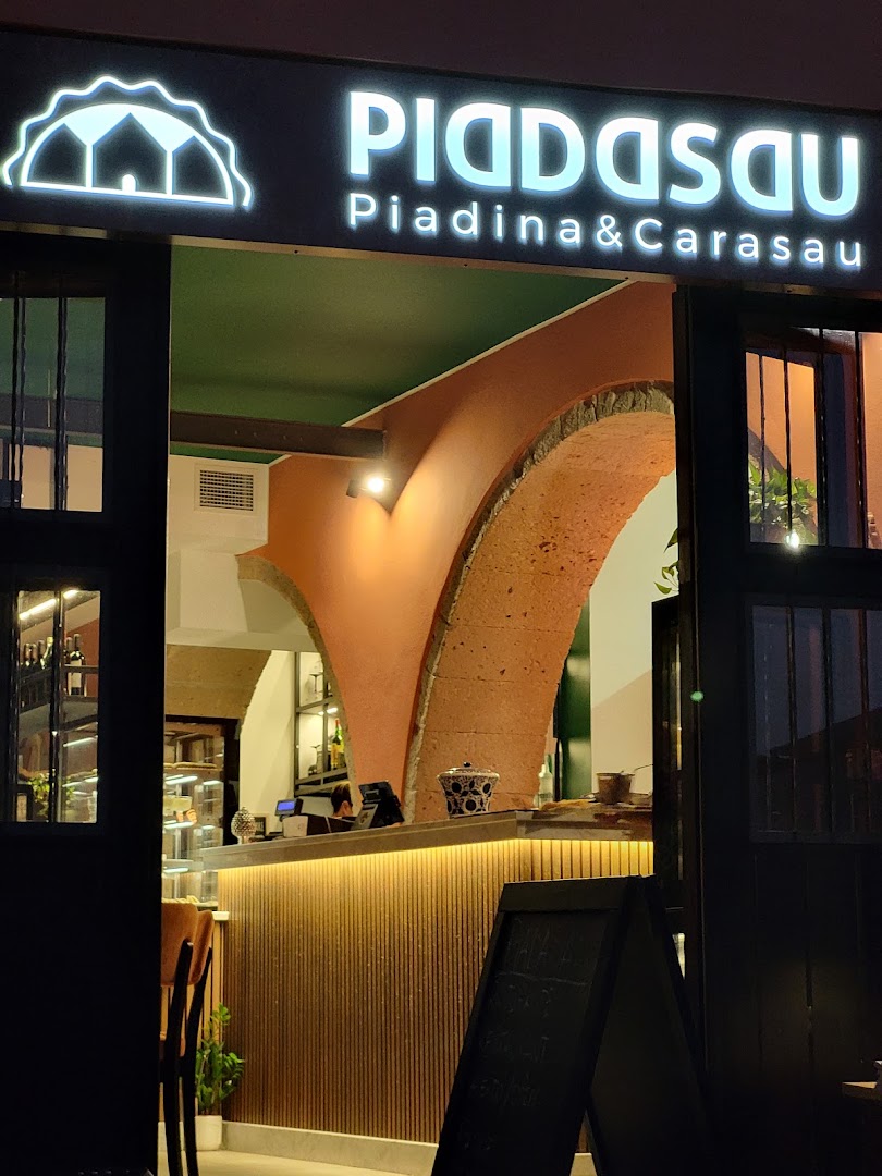 Piadasau, Bosa