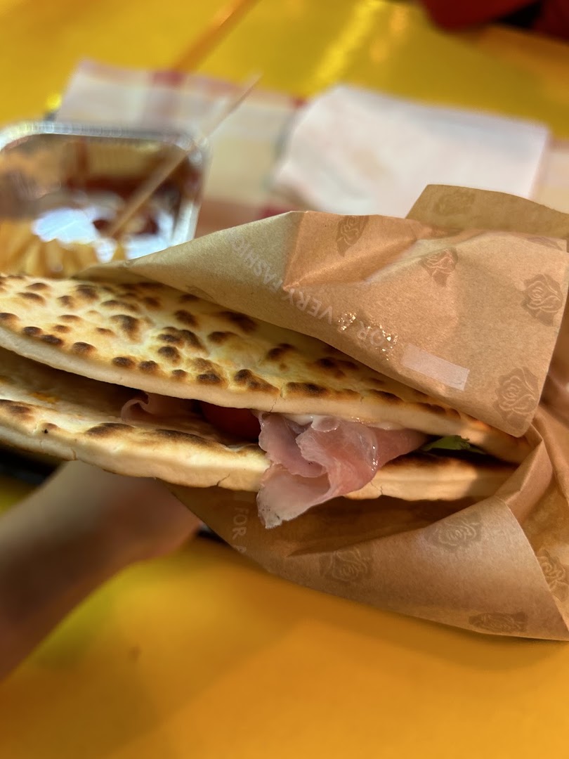 Piadineria Crudo E Furmai