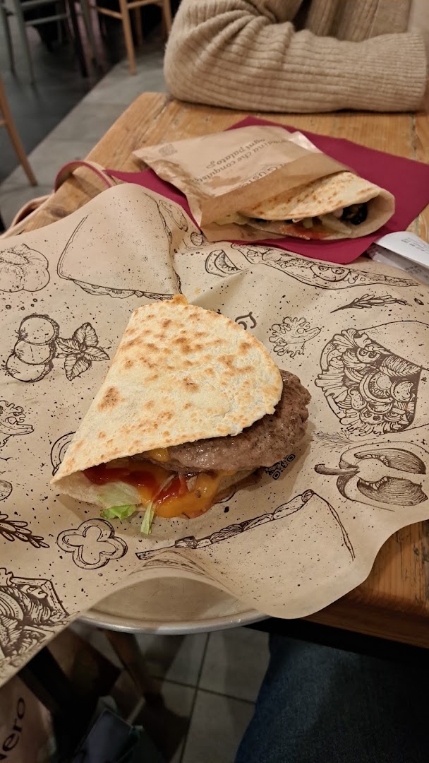 Piadineria Giangusto - The wow side (ex Centro Leonardo)