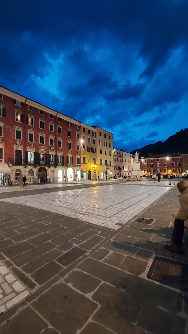Piazza Alberica