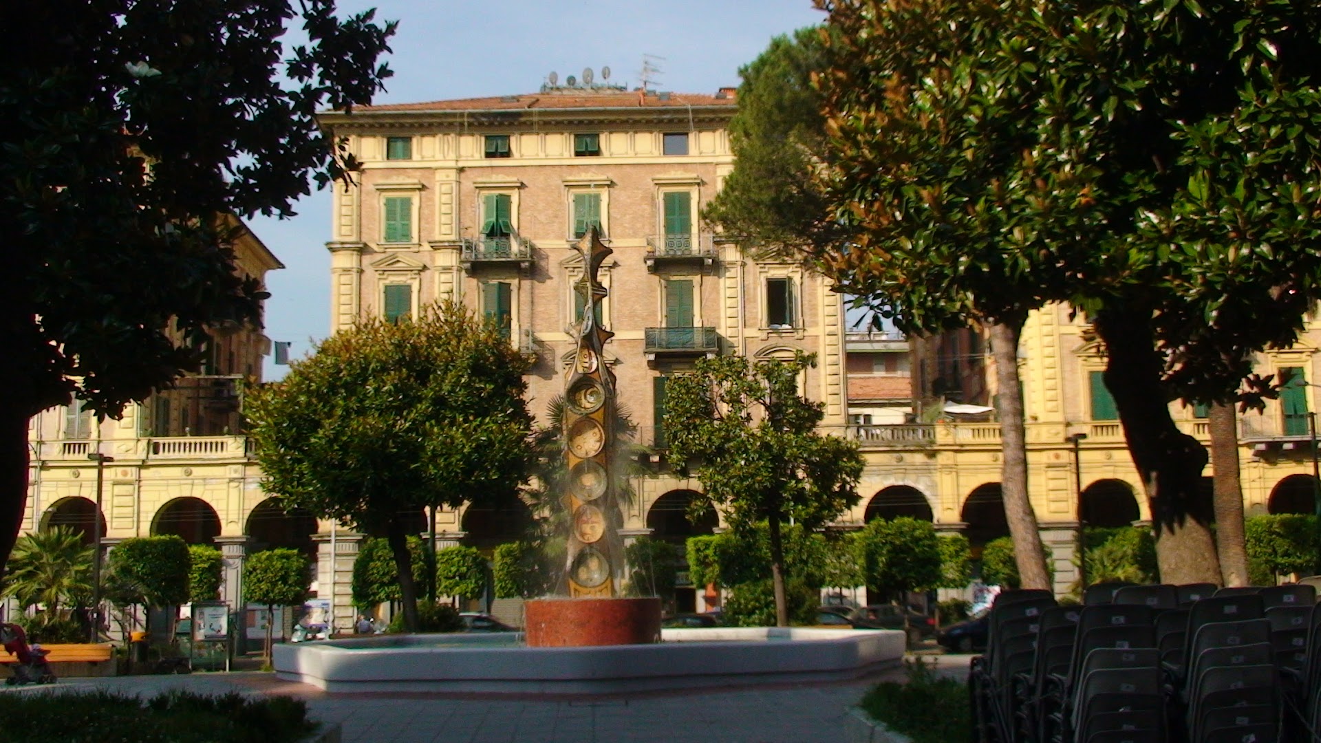 Piazza Benedetto Brin, La Spezia