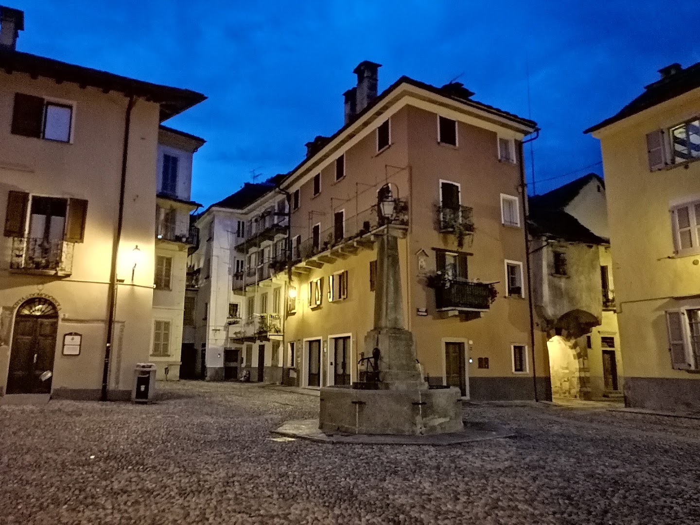 Piazza del Mercato di Domodossola, Domodossola