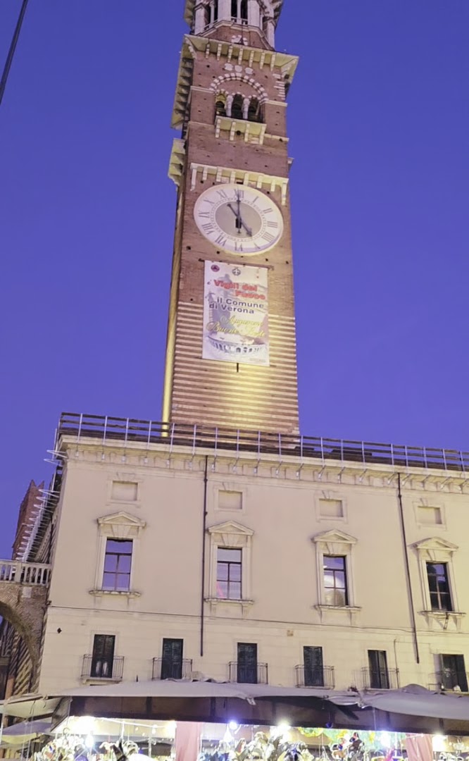 Piazza Erbe, Verona