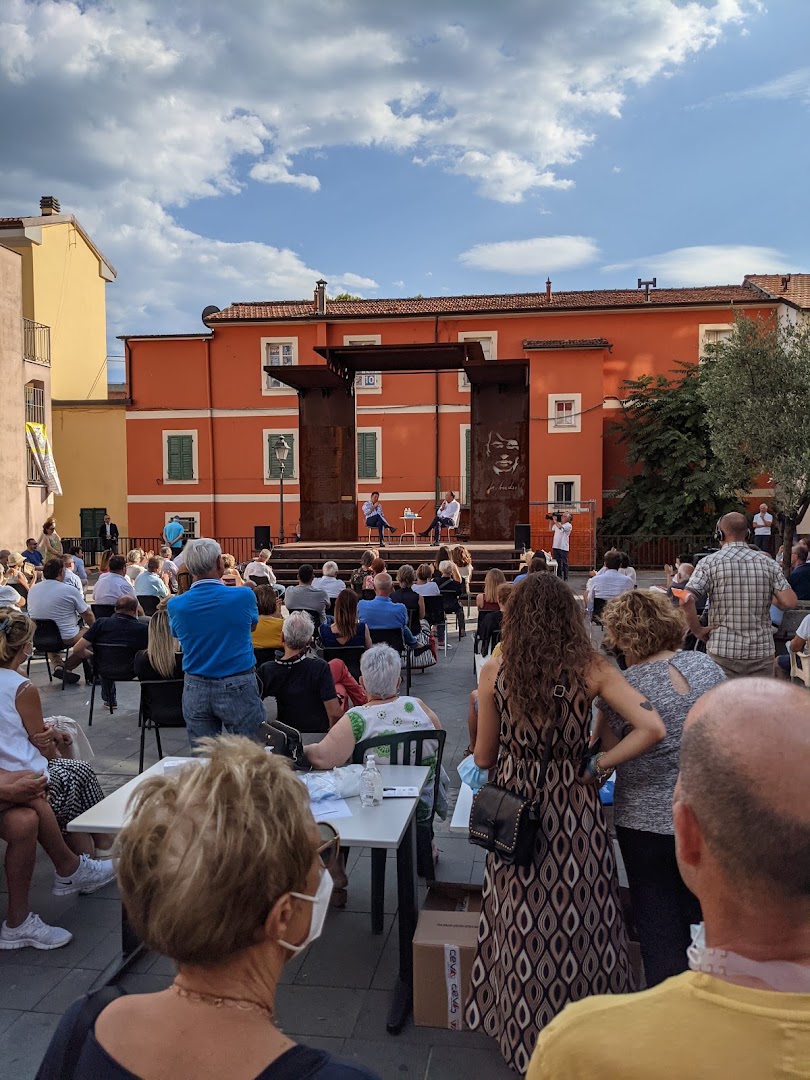Piazza Fabrizio De André