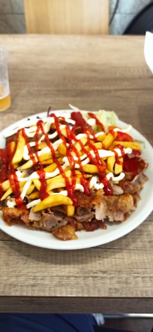 Piazza Falterona Kebap Pízza