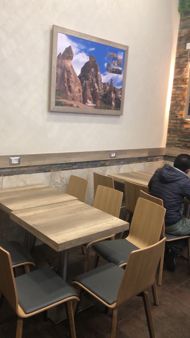 Piazza Falterona Kebap Pízza