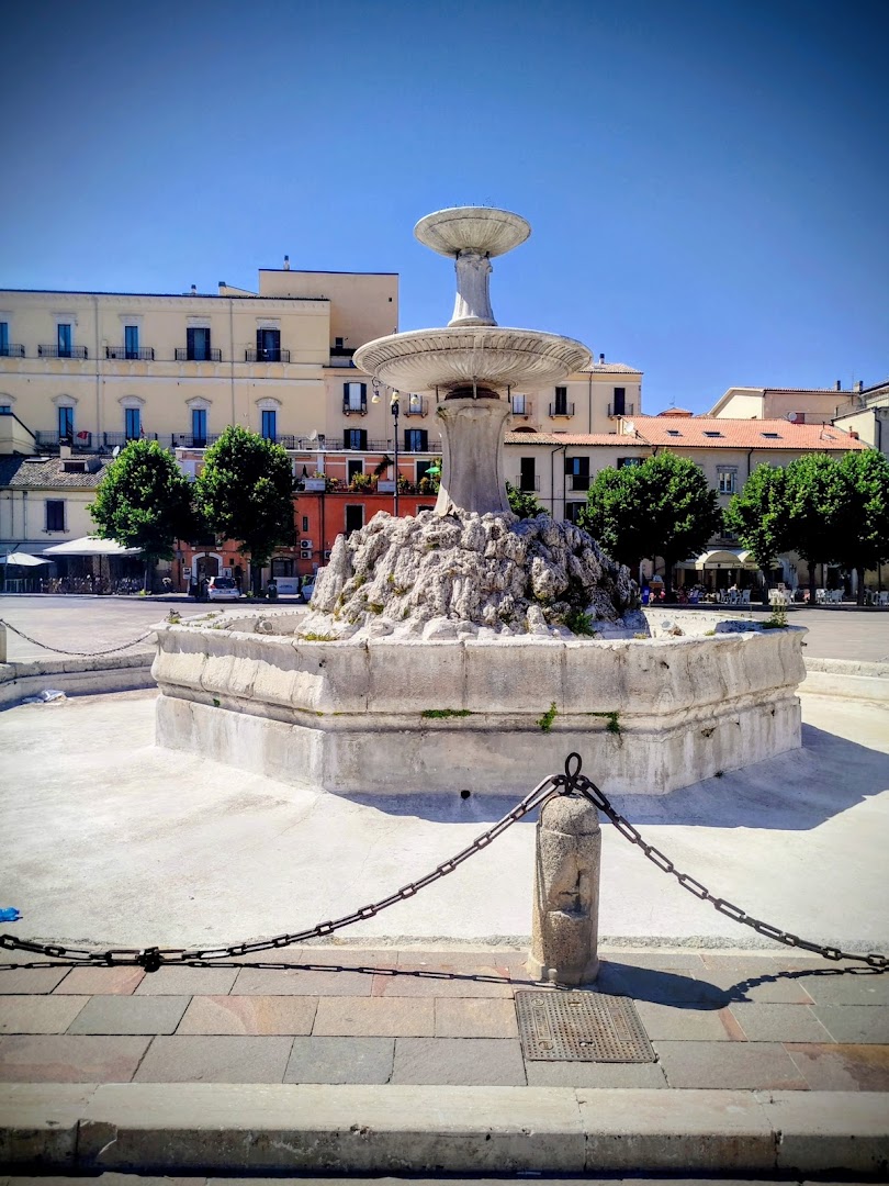 Piazza Giuseppe Garibaldi