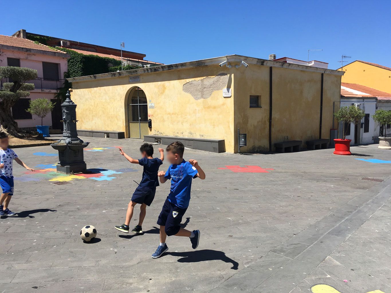 Piazza Municipale, Tissi