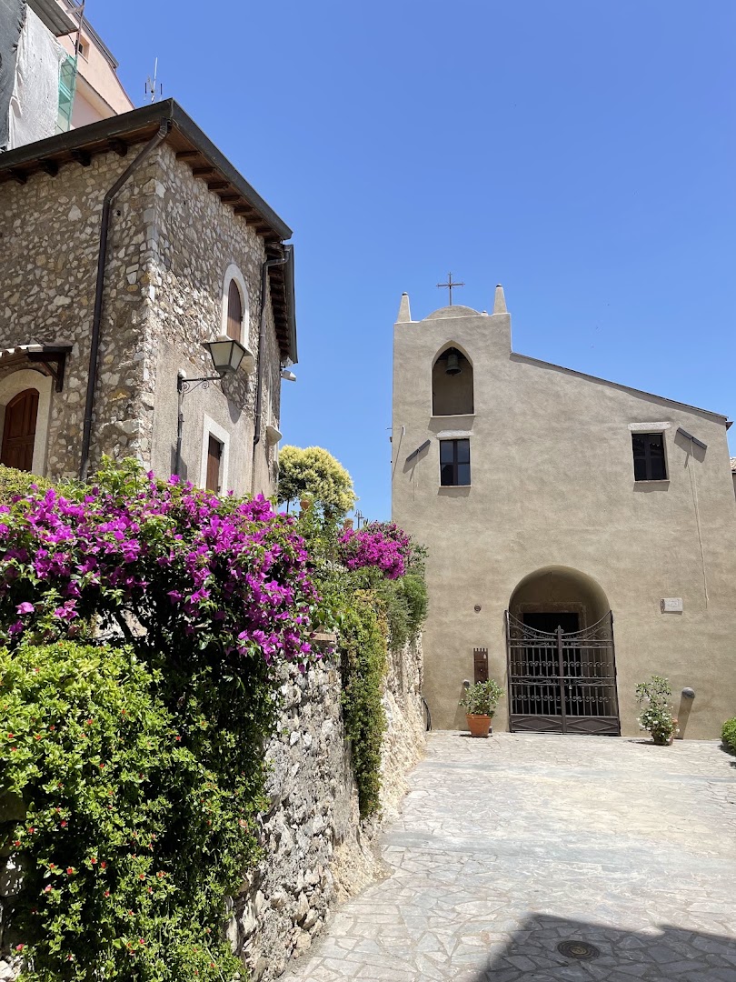 Piazza Sant'Antonio, Castelmola
