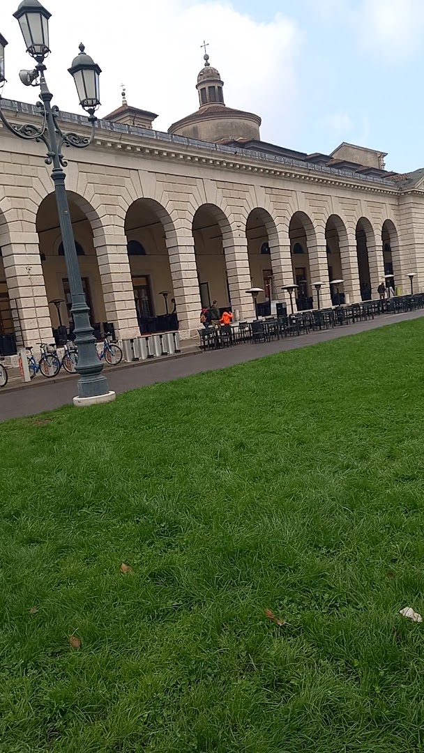 Piazzale Arnaldo