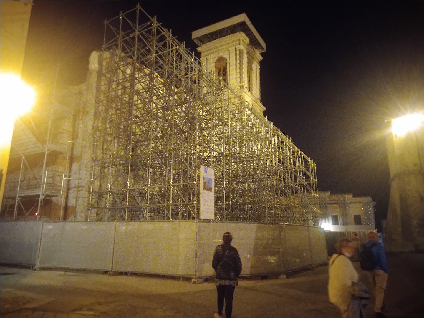 Piazzetta Del Teatro