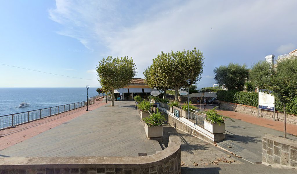Piazzetta Marinella, 12