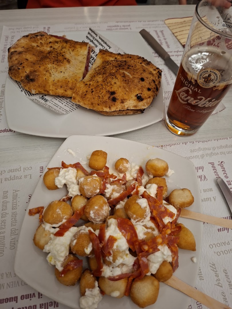 Piazzetteria, Atella