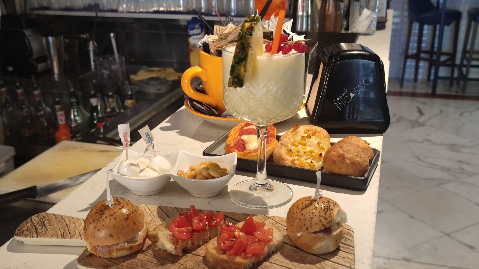 Picasso Lounge Bar, Volla