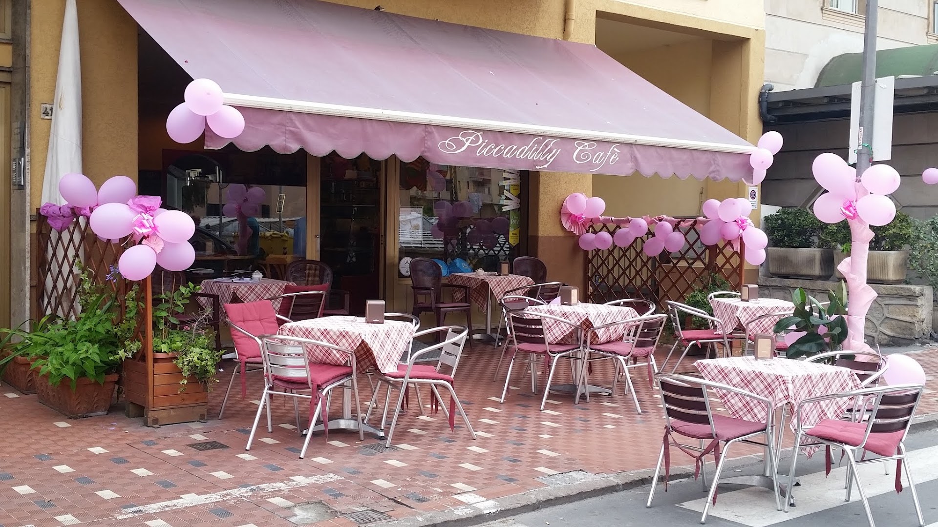 Piccadilly Café