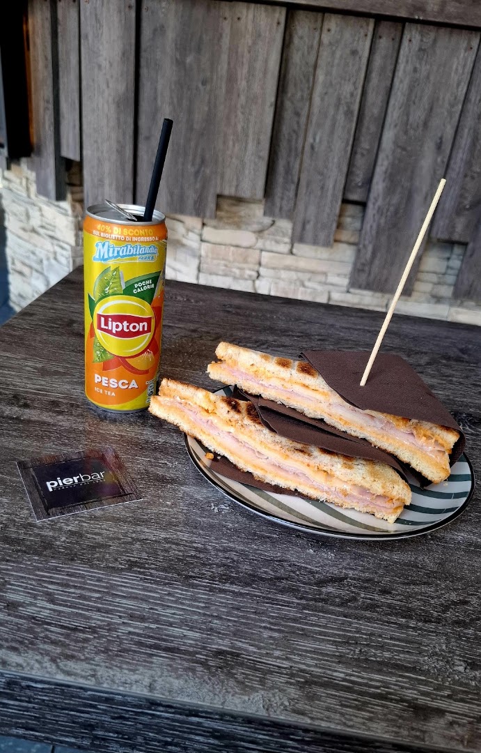 Pier Bar