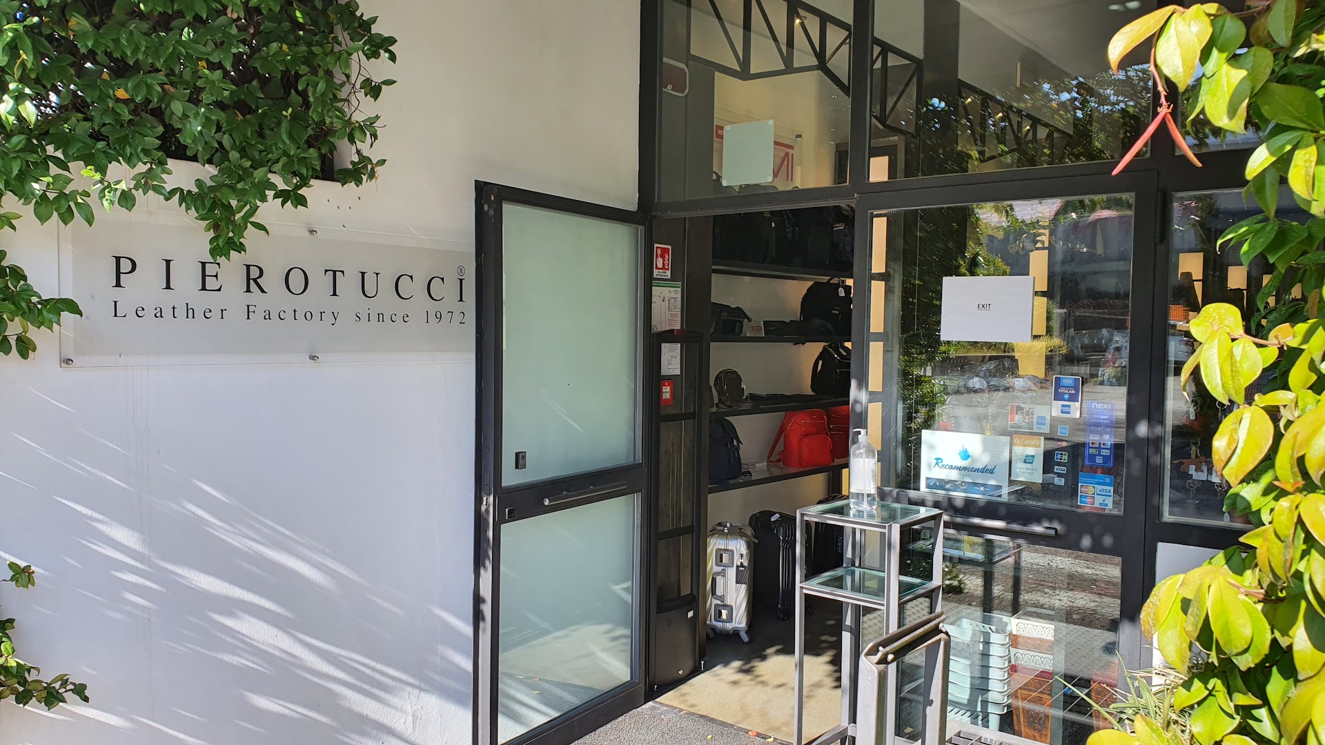 Pierotucci Srl - Leather Factory & Store