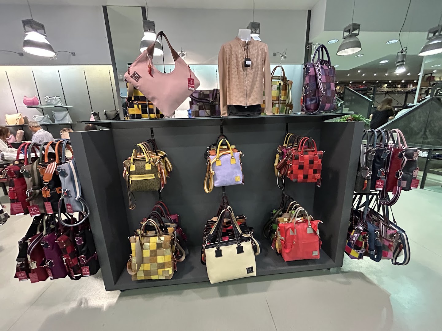 Pierotucci Srl - Leather Factory & Store