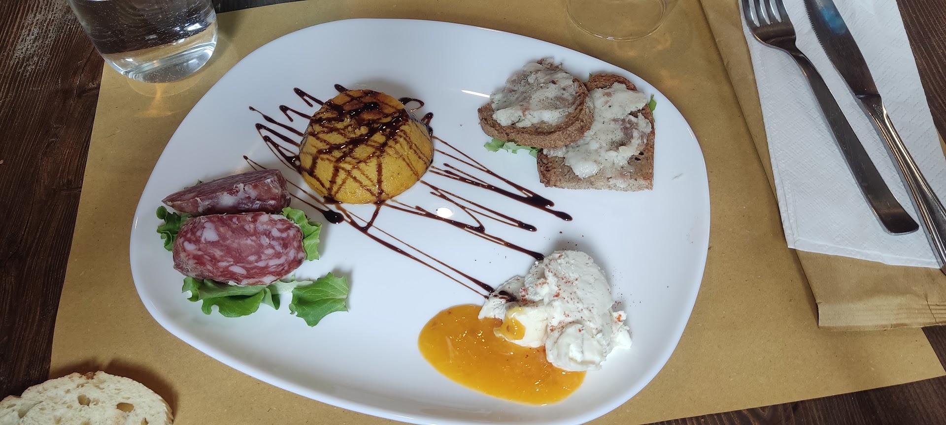 Pinky Bar & Restaurant