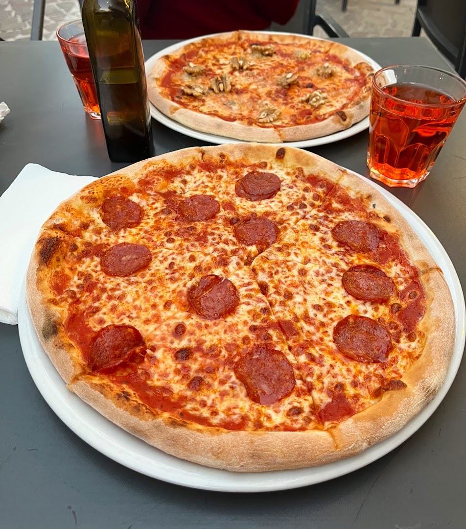 Pinsa Pizzeria