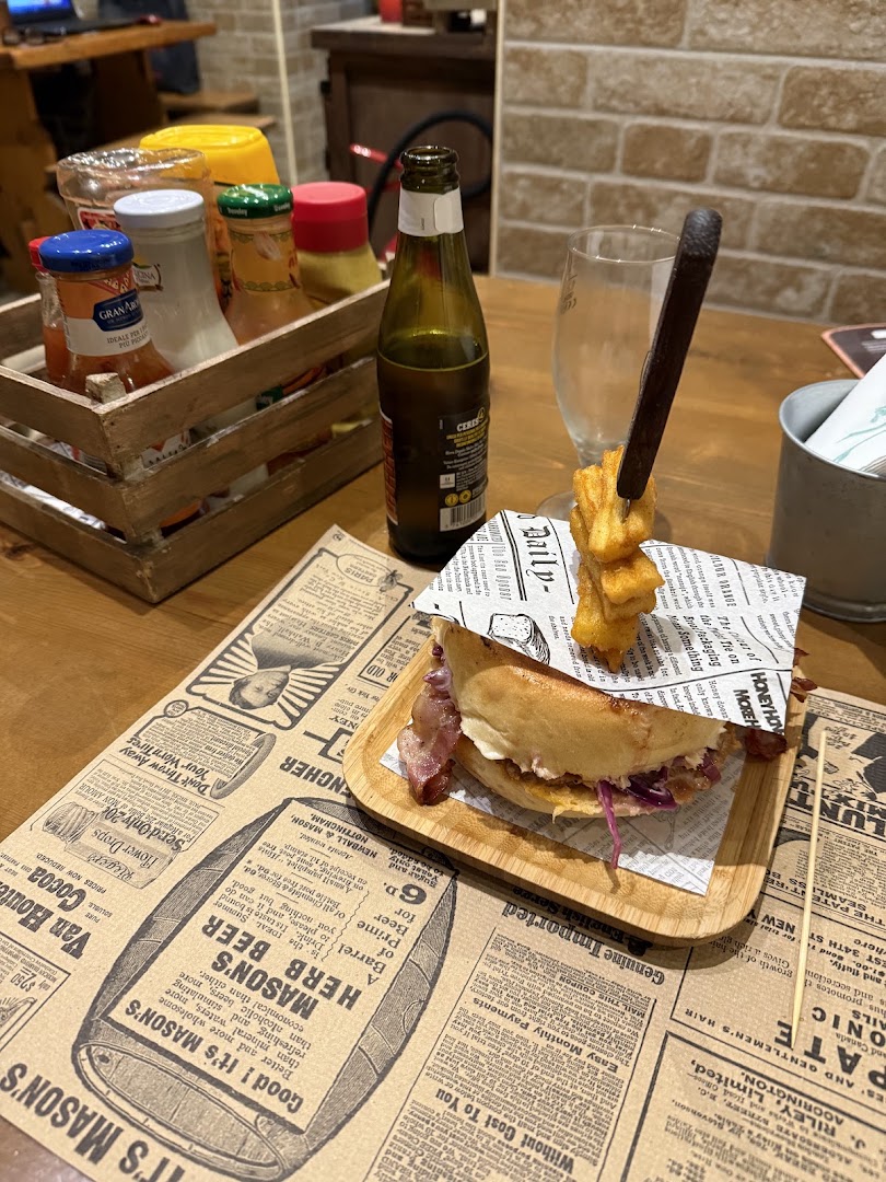 Pirama Pub