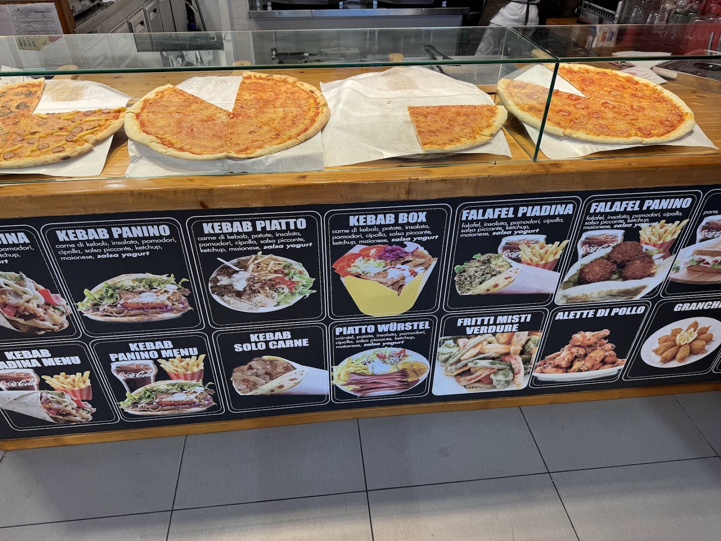 Piramide pizza kebab bar