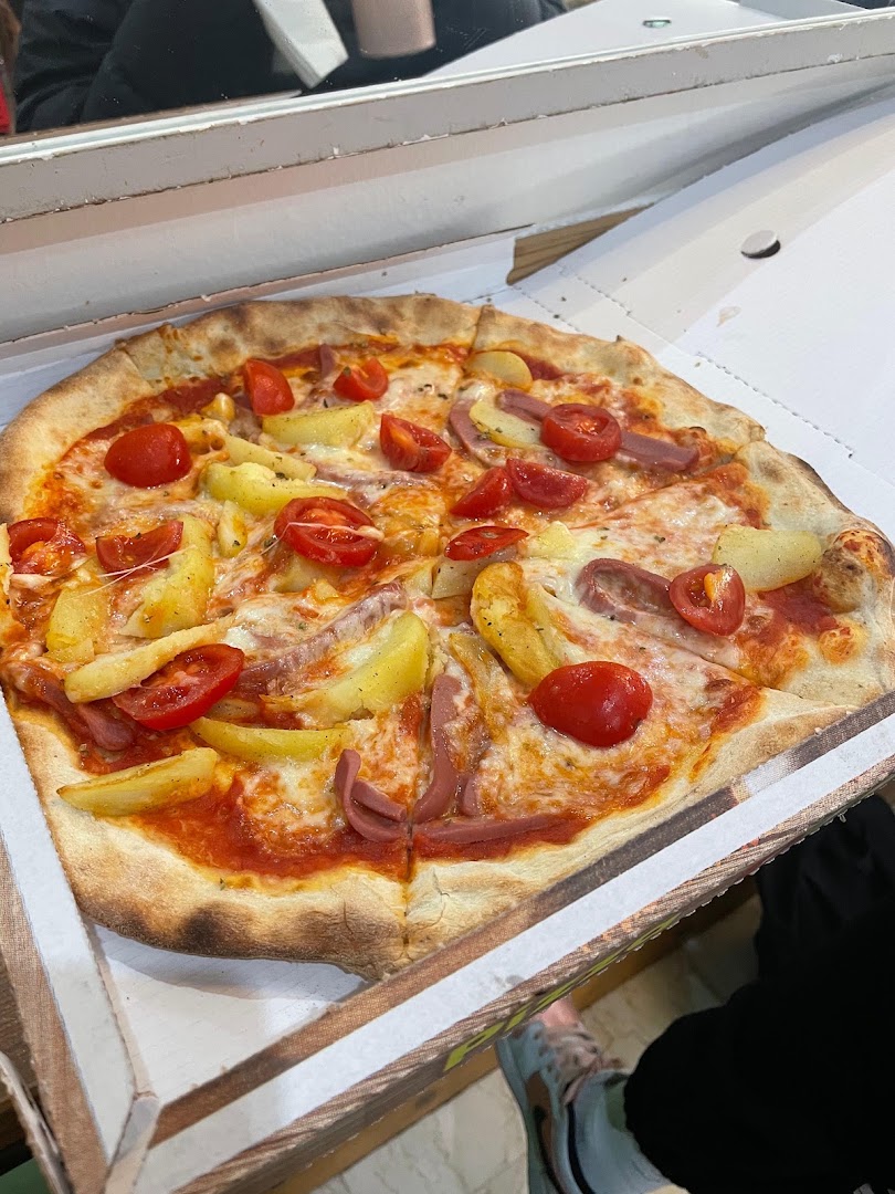 PIZZA & LOVE