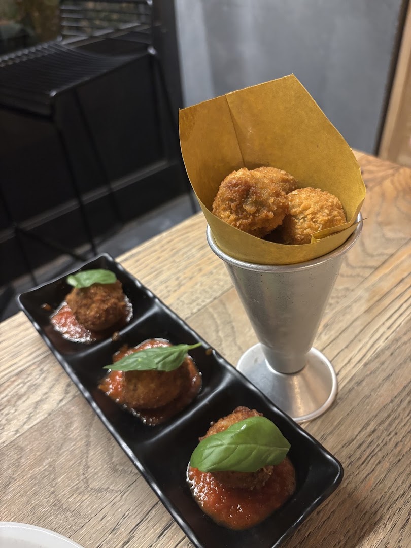 Pizza & Bolle | La Napoletana - Prati