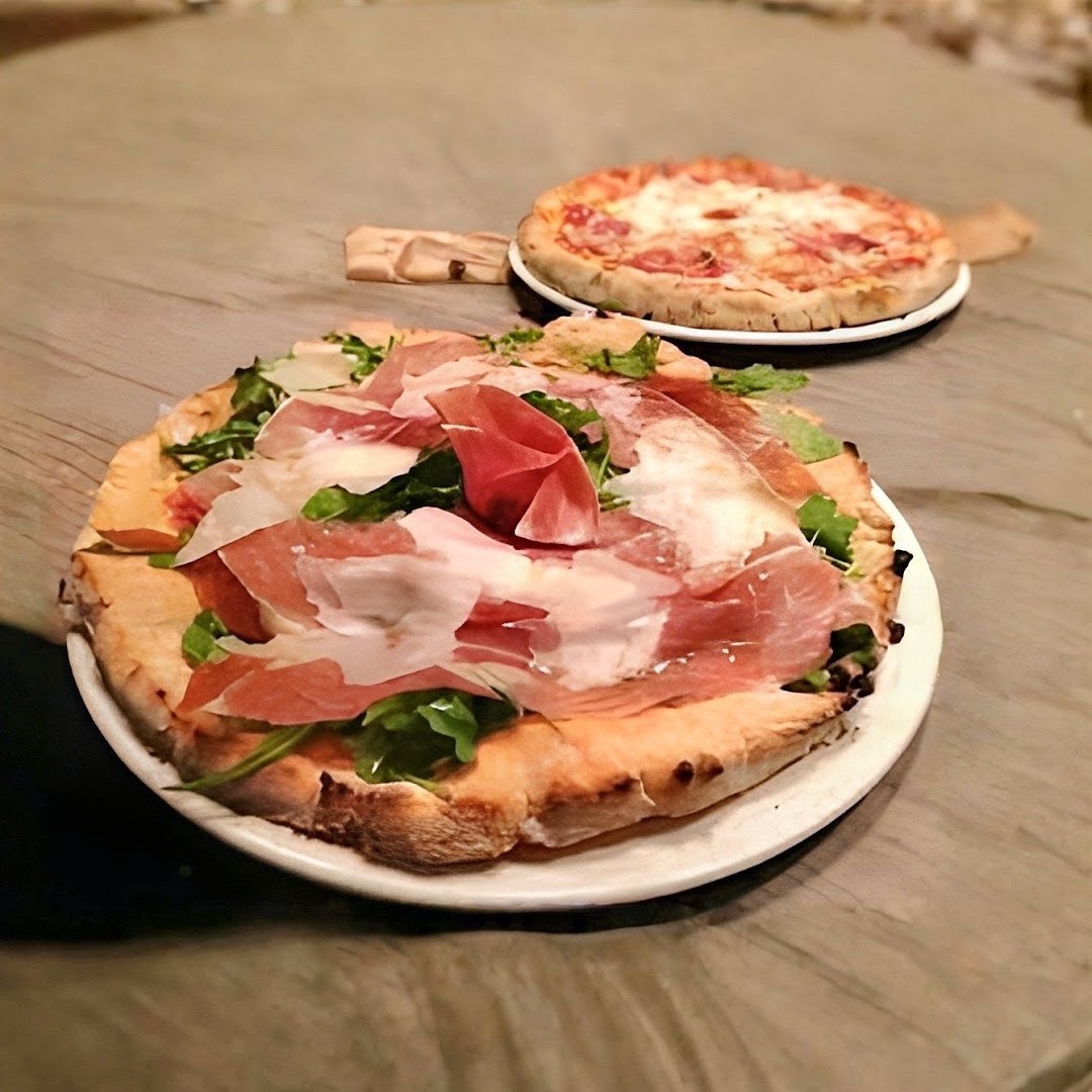 Pizza e Contorni, Napoli