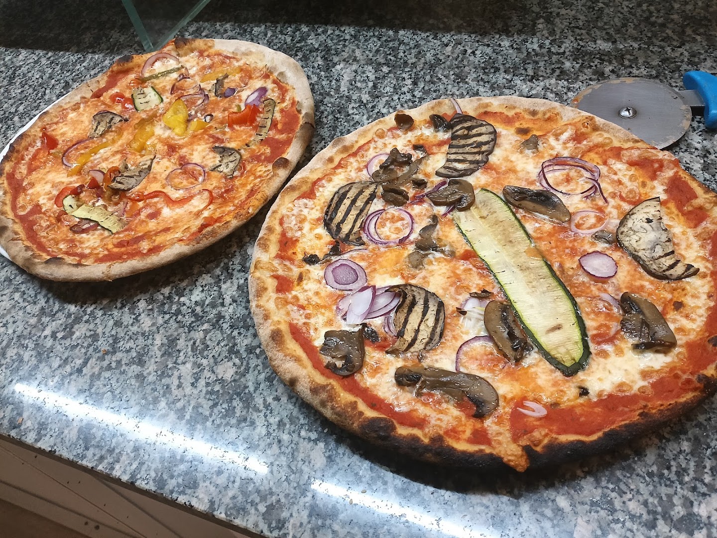PIZZA HUB