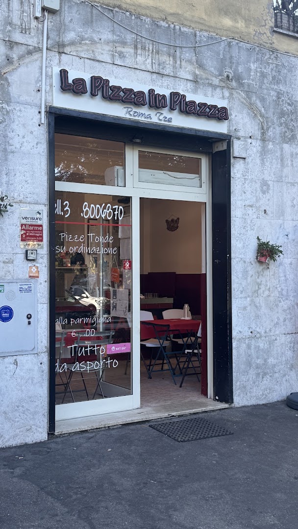 PIZZA IN PIAZZA ROMA 3