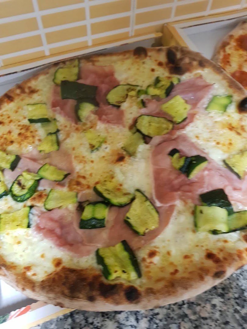 Pizza & kebap 23
