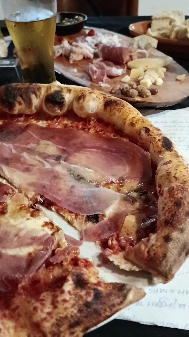 Pizza napoletana Il moro da daniel