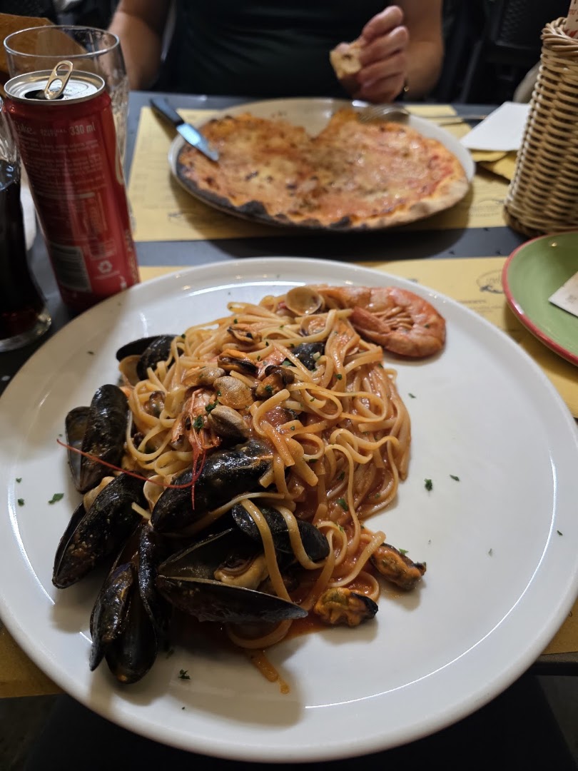 Pizza & Pasta, Ristorante e Pizzeria Genova.