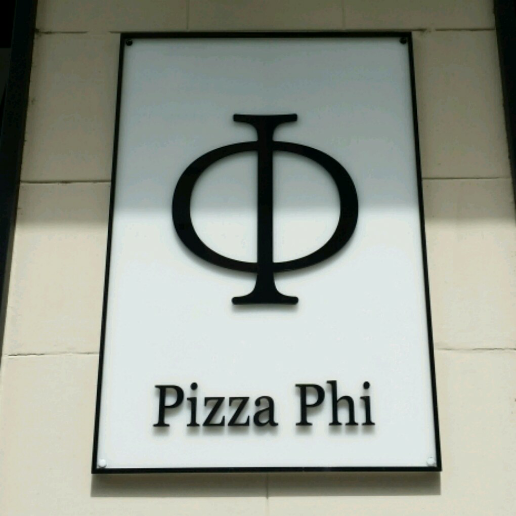 Pizza Phi