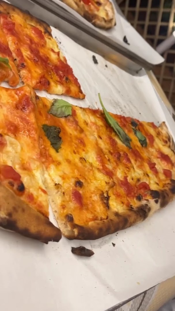 Pizza Taxi since 1996 - Pizzeria & Panificio