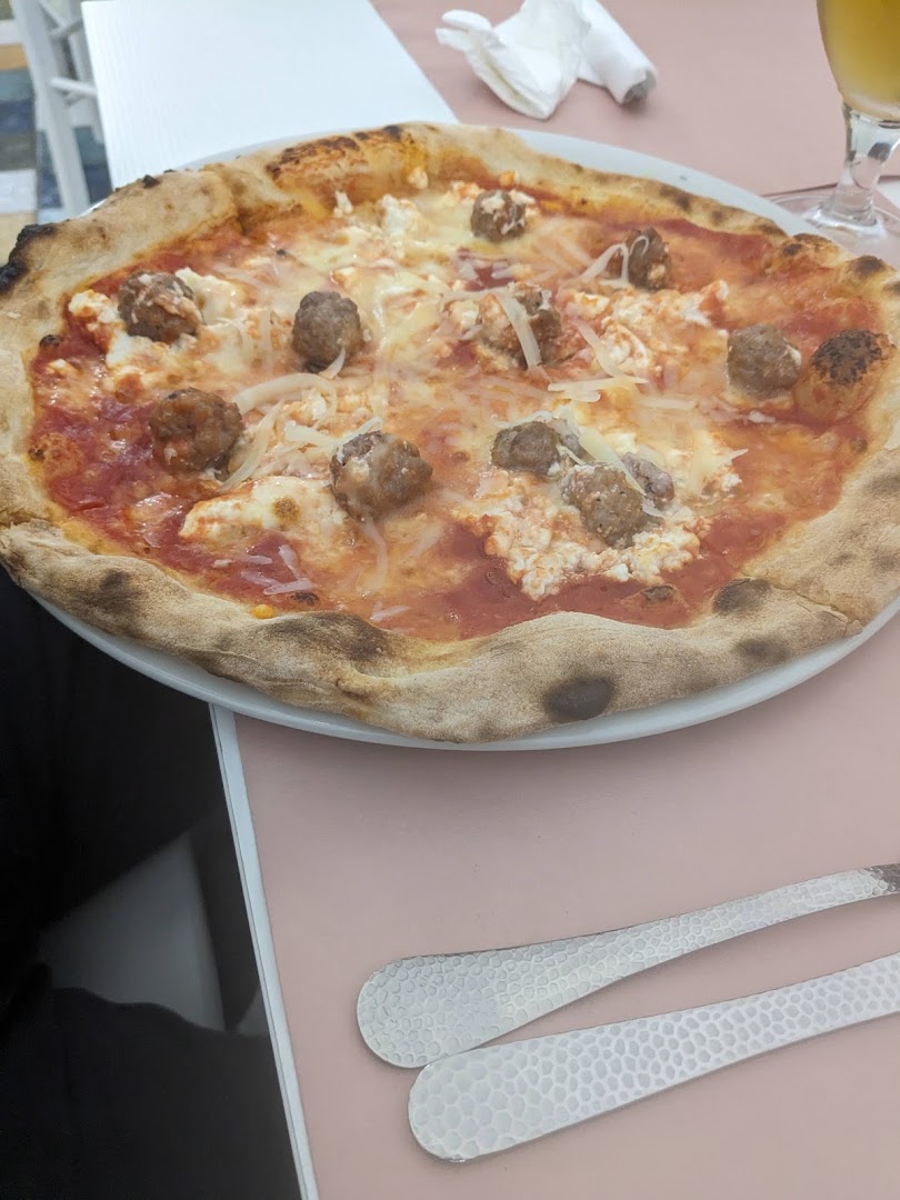 # Pizzeria 82 Di Lamura Adriana