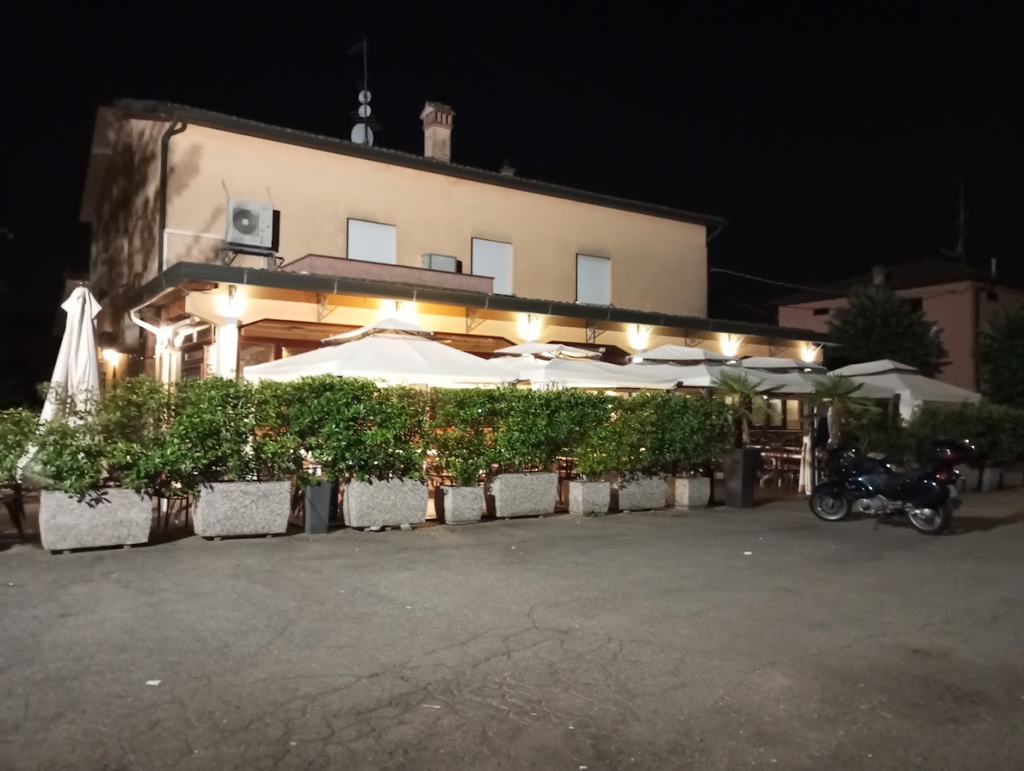 Pizzeria Blu Notte Snc Dei F.lli Gherri Enrico e Mirella| Correggio| Reggio Emilia, Lemizzone